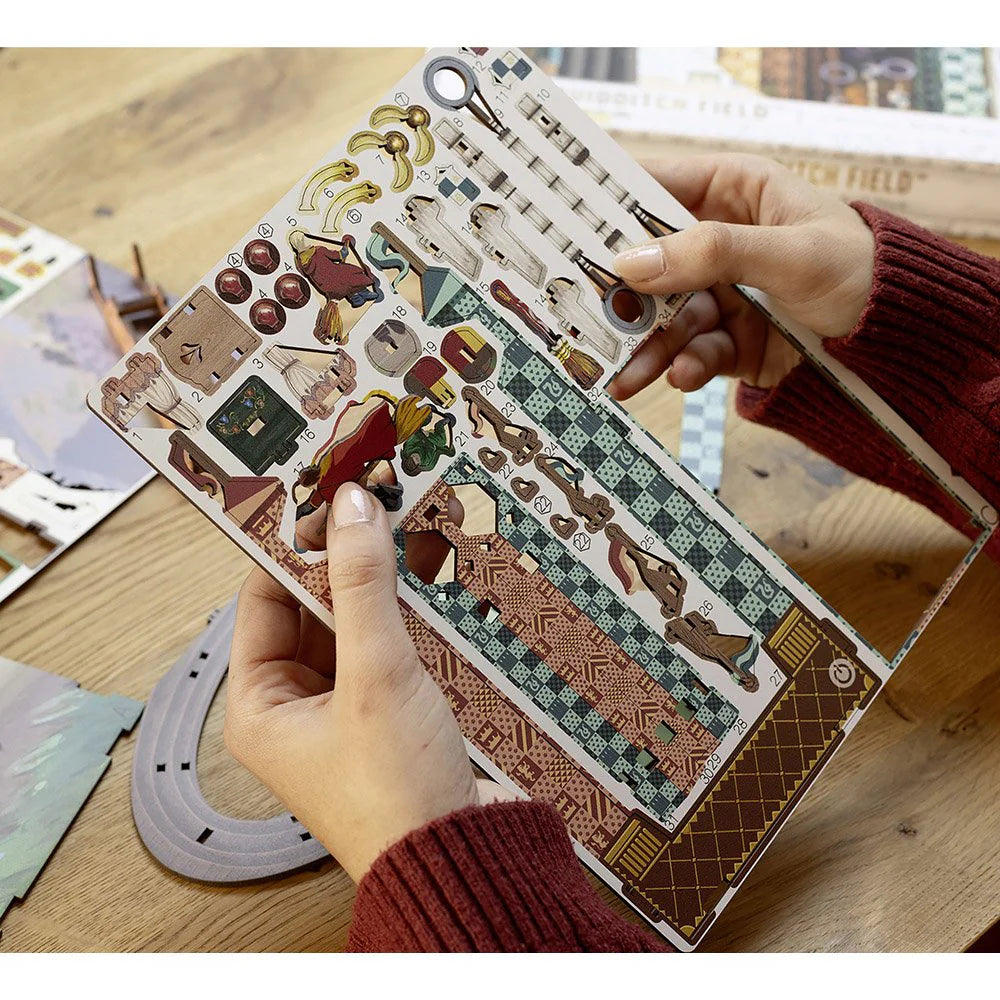 Revell Book Nook - Harry Potter Quidditch Field