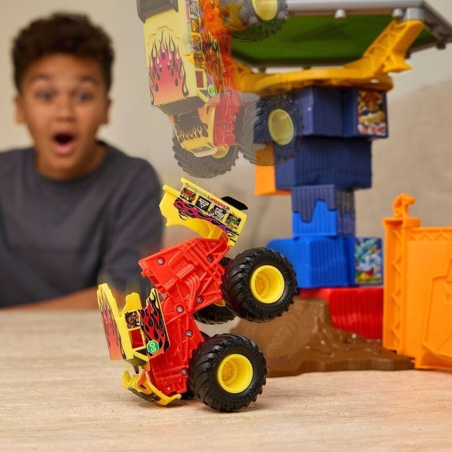 Monster Jam Smash &amp; Bash Classroom Crushers &amp; Crash Course Playset