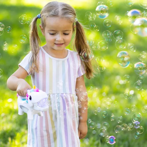 MAXX BUBBLES Handheld Unicorn Bubbler - Req 4 AAA Batteries