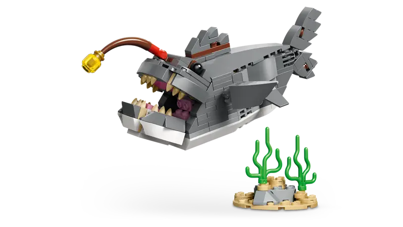 Lego 31381 Creator Fierce Shark with a Treasure Chest