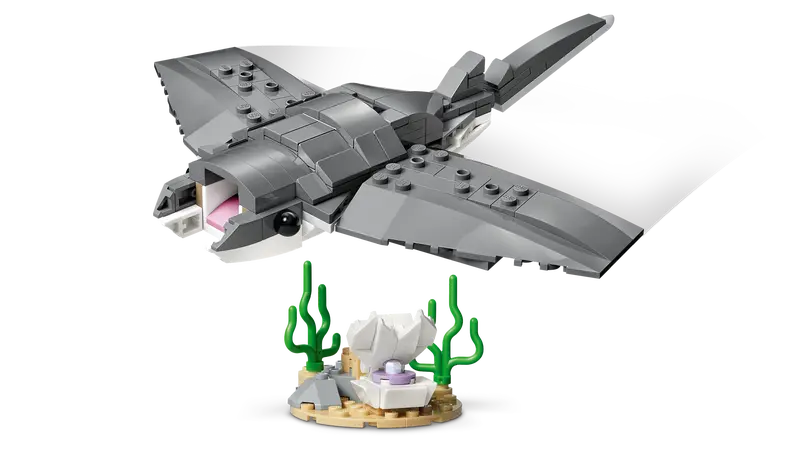 Lego 31381 Creator Fierce Shark with a Treasure Chest