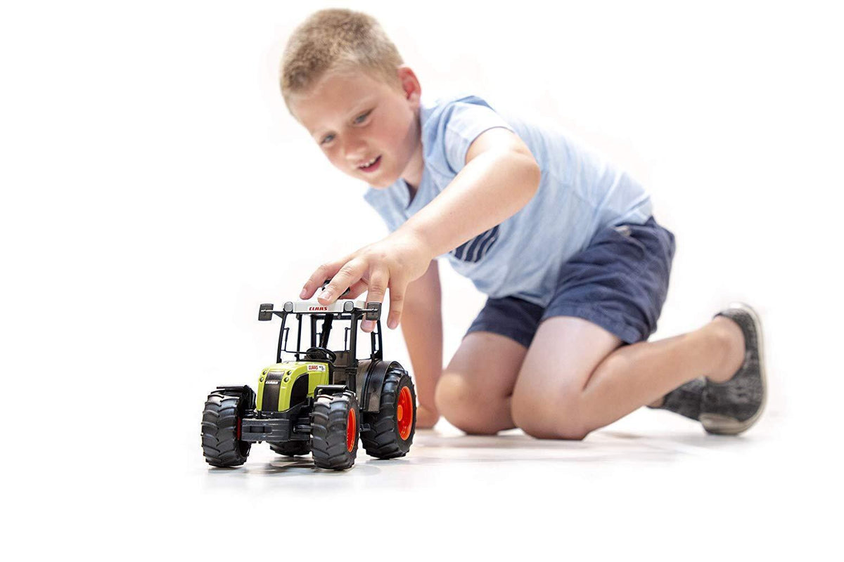 Bruder 02110 1/16 Claas Nectis 267 F Tractor