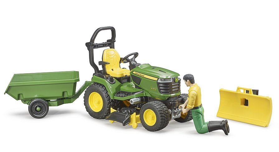 Bruder 62104 1/16 John Deere Lawn Tractor with Gardener