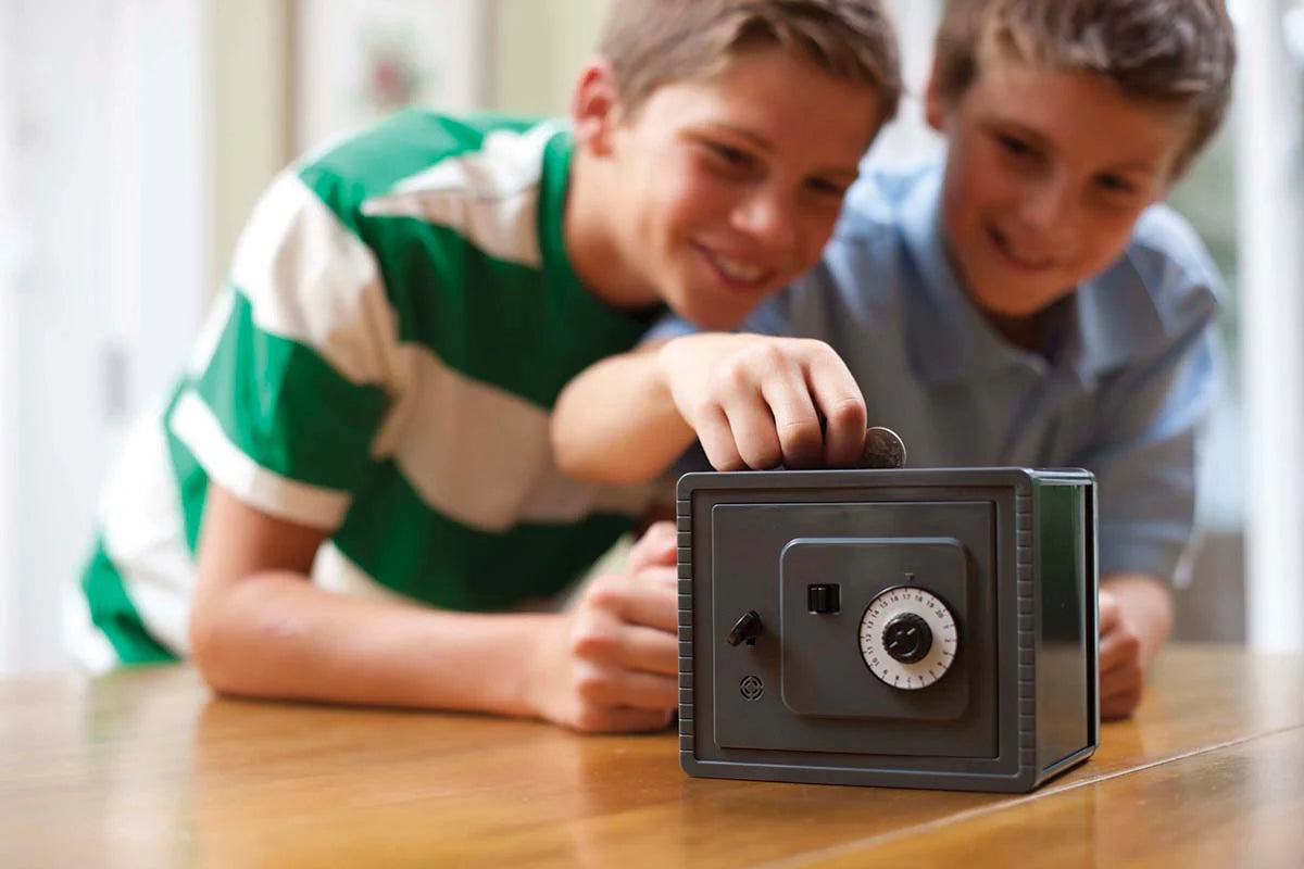 4M Kidz Labs Money Safe req 1 x AA battery