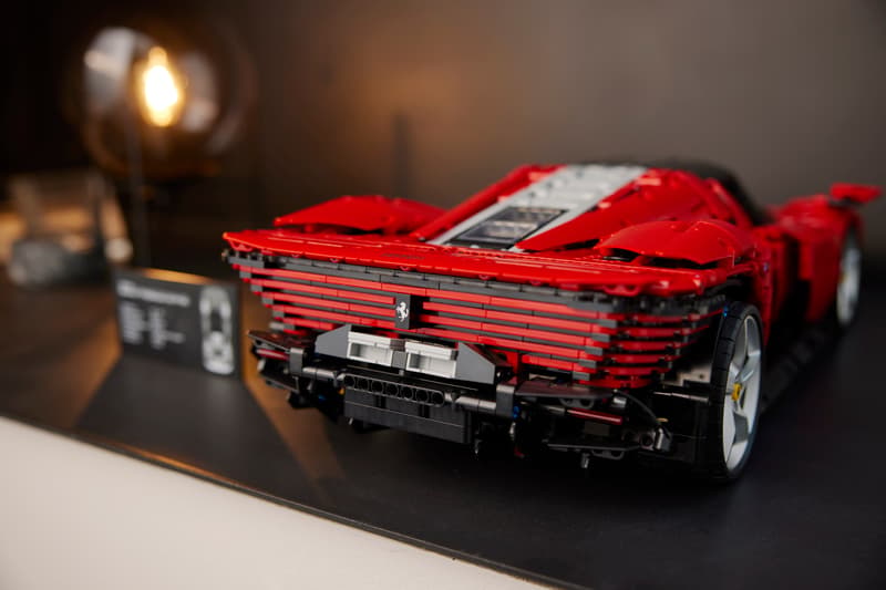 Lego 42143 Technic Ferrari Daytona SP3