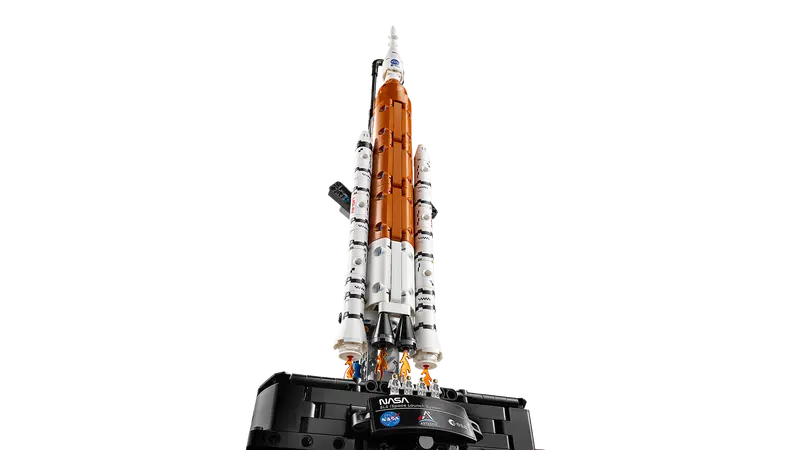 Lego 42221 Technic NASA Artemis Space Launch System Rocket