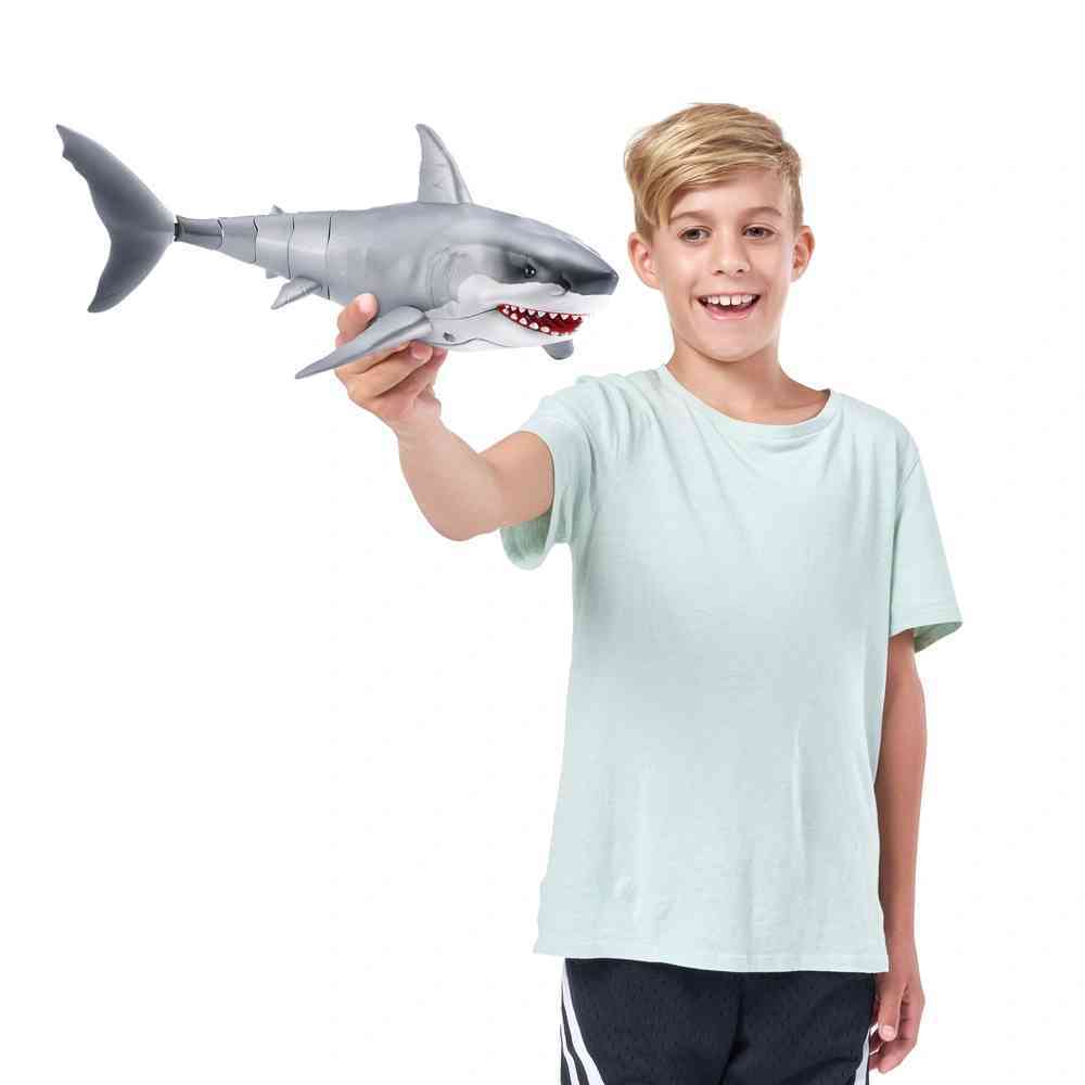 Zuru Robo Alive Great White Shark Attack req 3 x AAA batteries