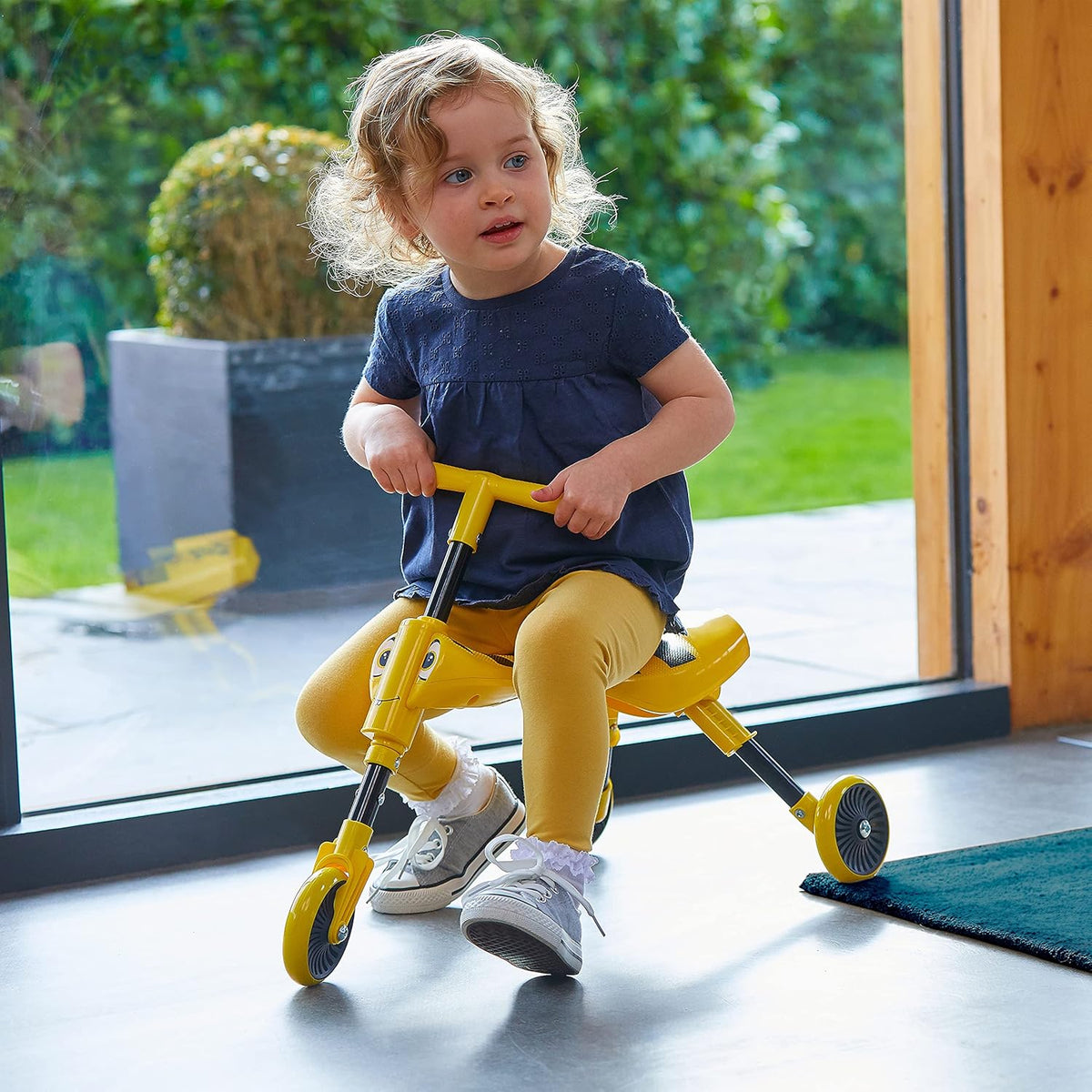 Mookie Scuttle Bug Beetle Black / Yellow 1-3years