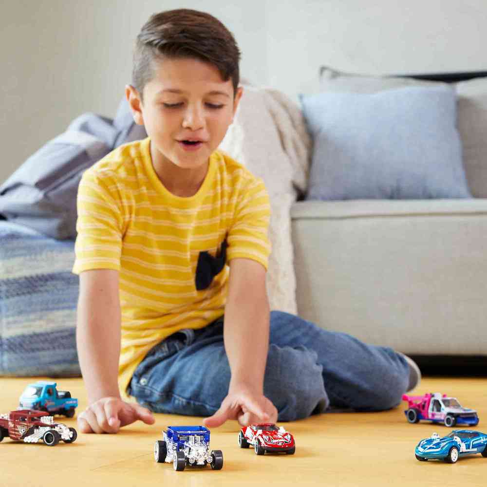 Hot Wheels Pullback Speeders Assorted