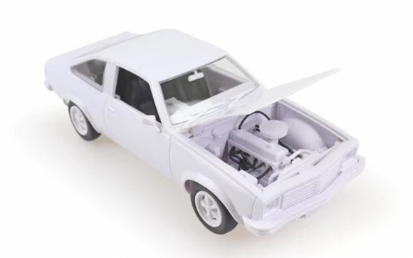 1/24 LX SS Torana 6 Cylinder Sealed Body Opening Bonnet with Engine Plastic Model Kit