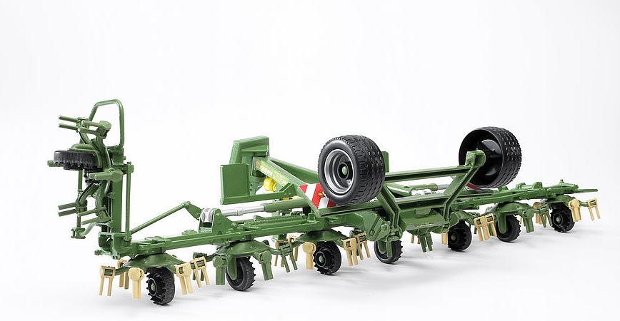 Bruder 02224 1/16 Krone Trailed Rotary Tedder