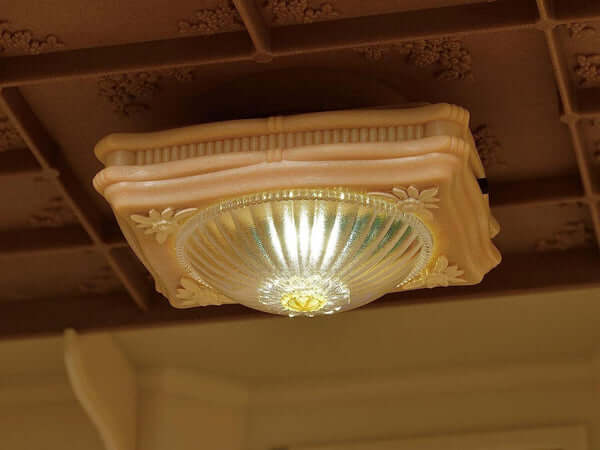 SF5528 Ceiling Light Req 2x AAA Batteries