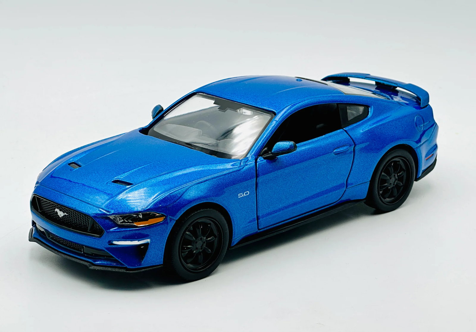 1/24 Blue 2018 Mustang GT Right Hand Drive with Opening Doors
