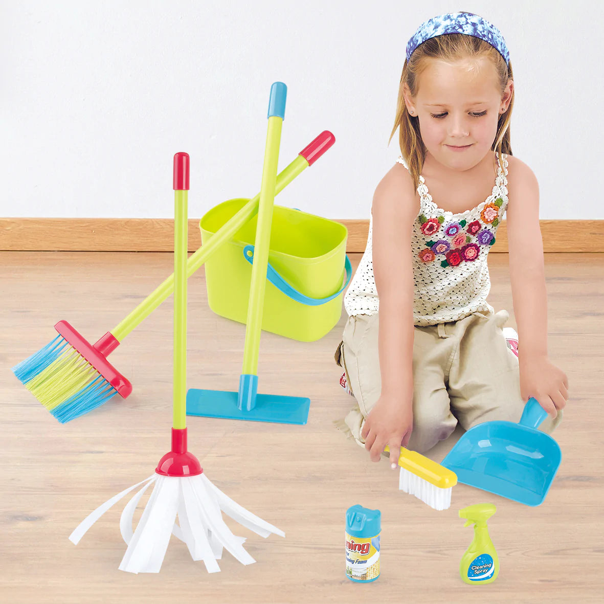 PLAYGO TOYS ENT. LTD.  Little Helper Cleaning Set